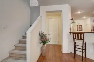 Photo #2: 2462137 Listing 