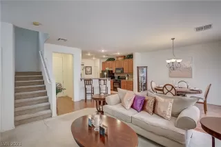 Photo #5: 2462137 Listing 