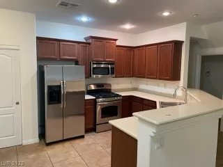 Photo #2: 2462151 Listing 