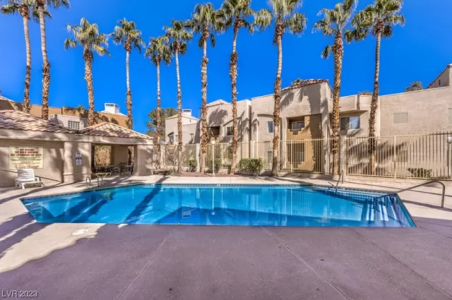 MLS: 2462198 Condo For Sale