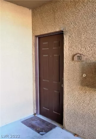 Photo #2: 2462219 Listing