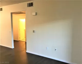 Photo #4: 2462219 Listing