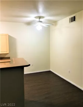 Photo #5: 2462219 Listing