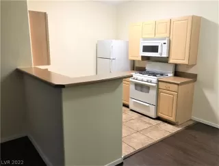 Photo #6: 2462219 Listing