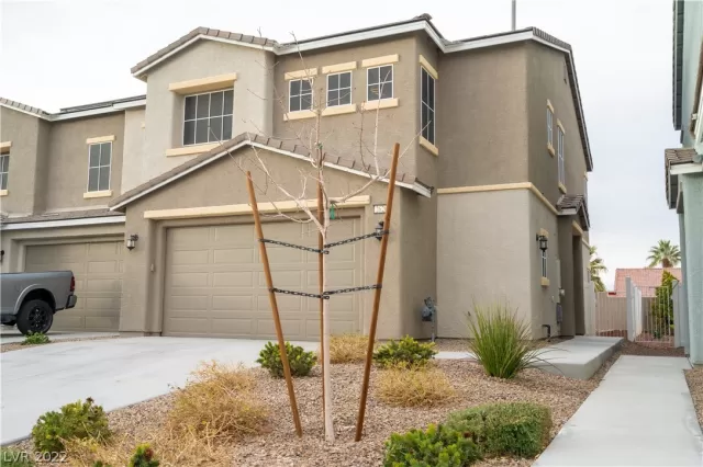 MLS: 2462222 Condo For Sale