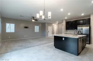 Photo #6: 2462222 Listing