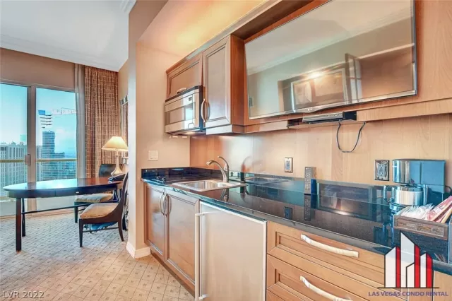 MLS: 2462225 Condo For Sale