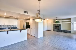 Photo #5: 2462231 Listing 