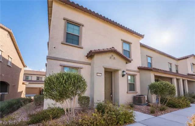 MLS: 2462235 Condo For Sale