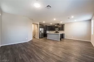 Photo #3: 2462235 Listing