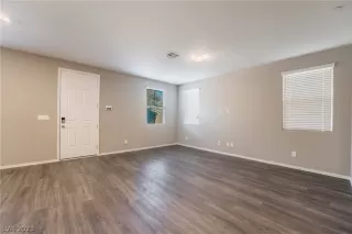 Photo #5: 2462235 Listing