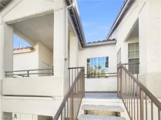 Photo #3: 2462267 Listing