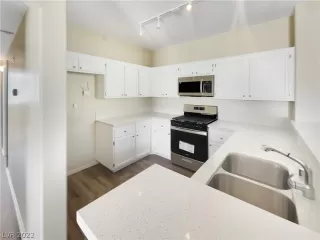 Photo #6: 2462267 Listing