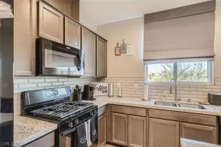 Photo #4: 2462308 Listing 