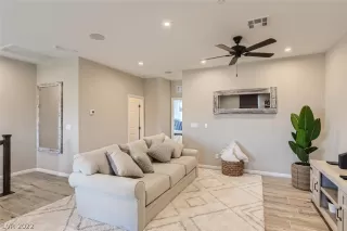 Photo #6: 2462308 Listing 