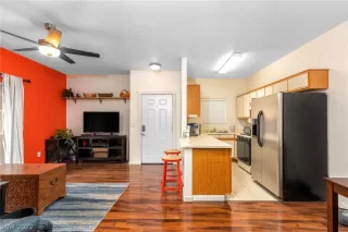 Photo #5: 2462316 Listing