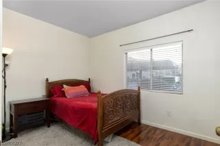 Photo #6: 2462316 Listing