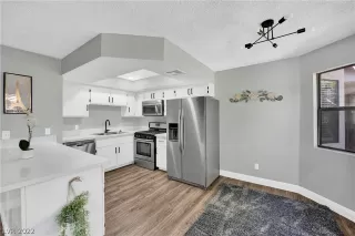 Photo #6: 2462323 Listing 