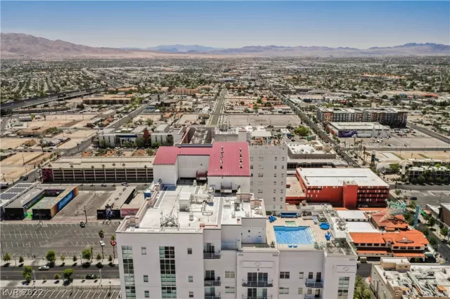 MLS: 2462334 Condo For Sale