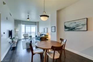 Photo #3: 2462334 Listing