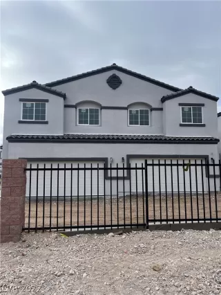 Photo #4: 2462340 Listing