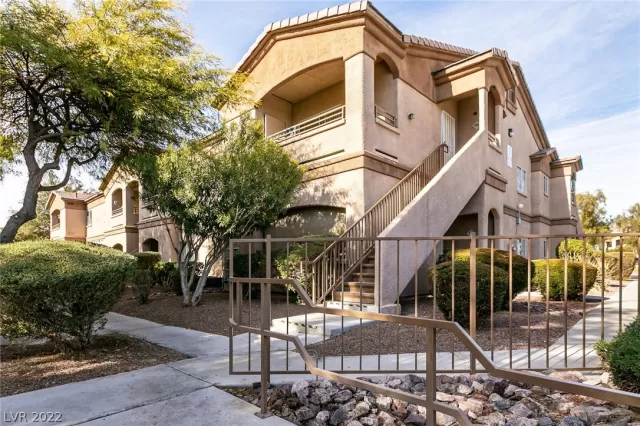 MLS: 2462365 Condo For Sale