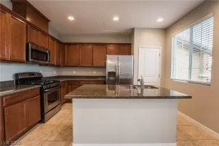 Photo #3: 2462366 Listing 