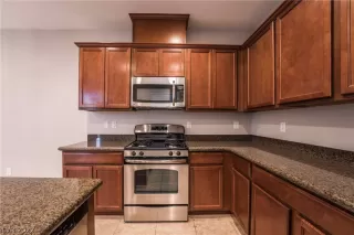 Photo #5: 2462366 Listing 