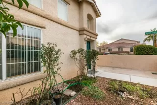 Photo #5: 2462373 Listing 