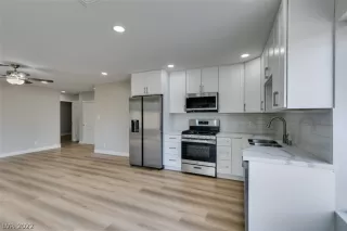 Photo #1: 2462403 Listing 