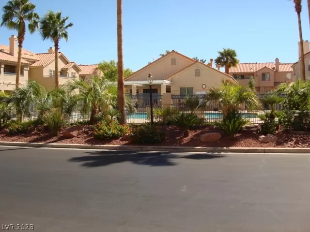 MLS: 2462461 Condo For Sale