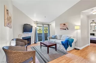 Photo #2: 2462471 Listing