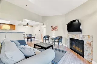 Photo #3: 2462471 Listing