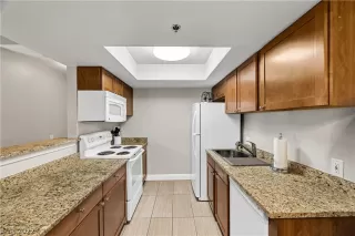 Photo #6: 2462471 Listing