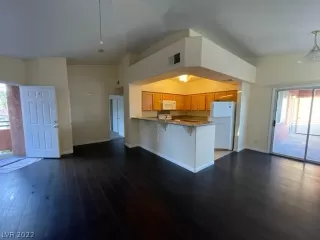 Photo #3: 2462490 Listing 