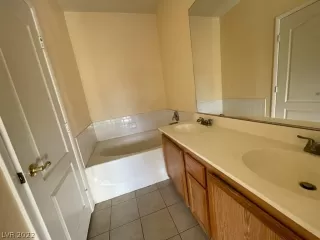 Photo #5: 2462490 Listing 