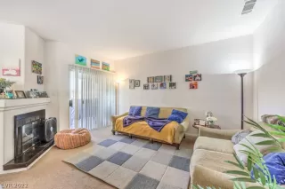 Photo #4: 2462494 Listing