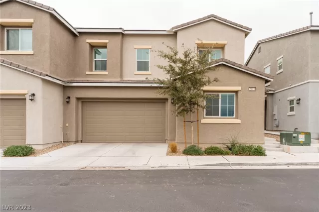 MLS: 2462502 Condo For Sale