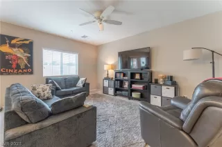 Photo #3: 2462502 Listing