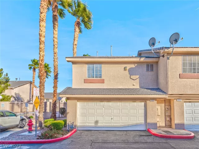 MLS: 2462509 Condo For Sale