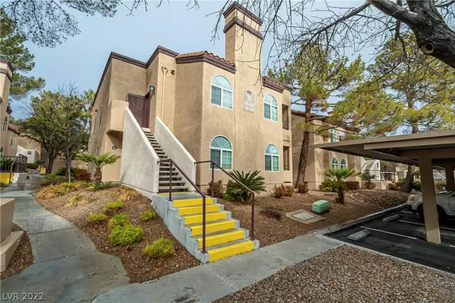 MLS: 2462510 Condo For Sale