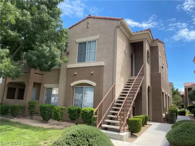 MLS: 2462519 Condo For Sale