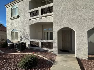 Photo #2: 2462532 Listing