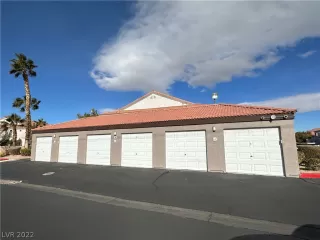 Photo #4: 2462532 Listing