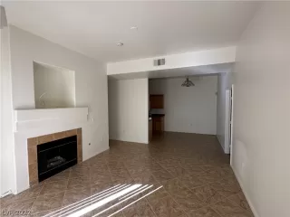 Photo #5: 2462532 Listing