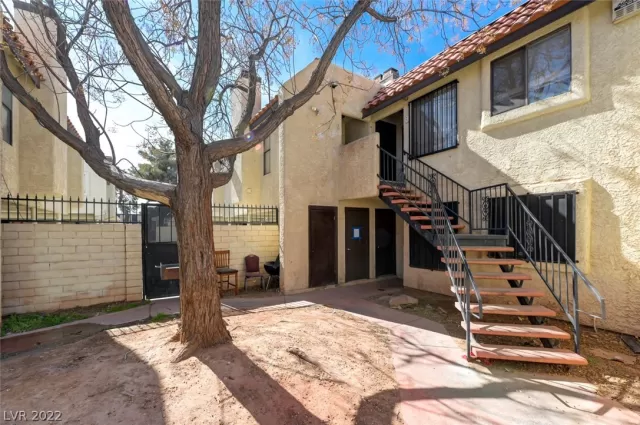 MLS: 2462545 Condo For Sale