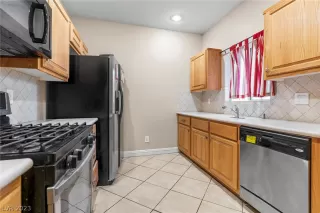 Photo #5: 2462560 Listing 