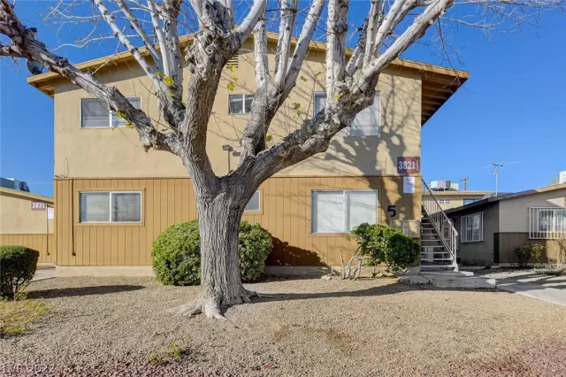 MLS: 2462580 Condo For Sale