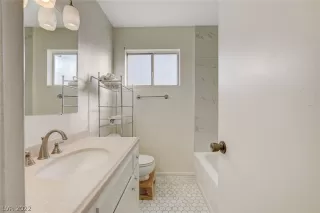 Photo #2: 2462580 Listing