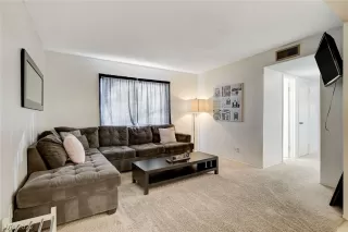 Photo #3: 2462580 Listing